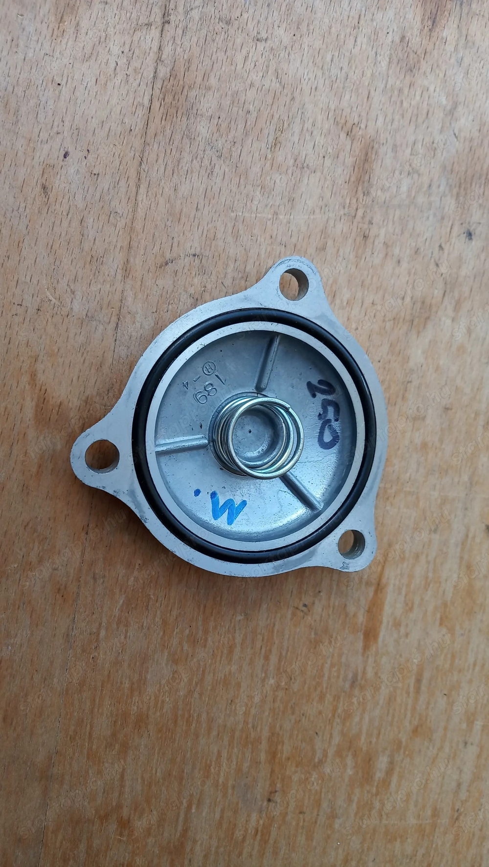 Suzuki Burgman 250 - 400 (merci lámpás) olajszűrő fedél