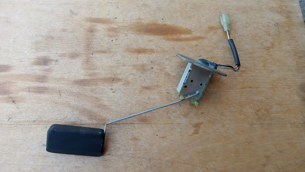 Suzuki Burgman 250 - 400 (merci lámpás) üzemanyag szintjelző