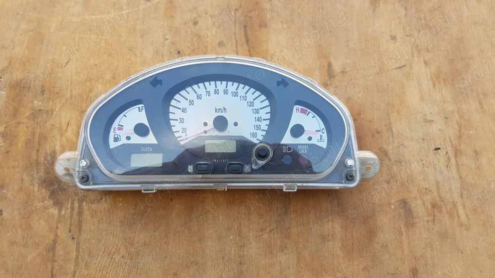 Suzuki Burgman 400 km óra