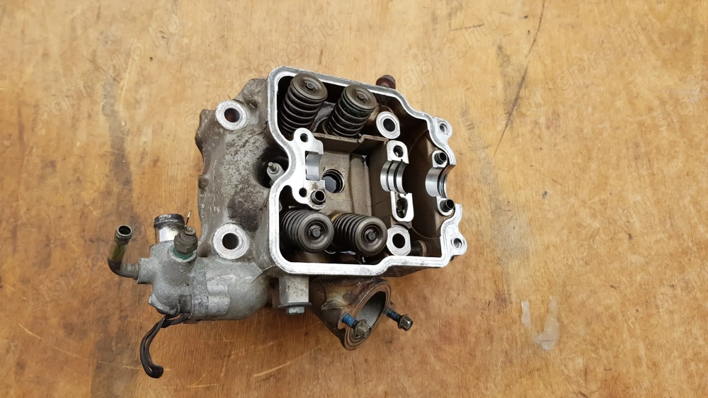 Malaguti Madison K 400 hengerfej