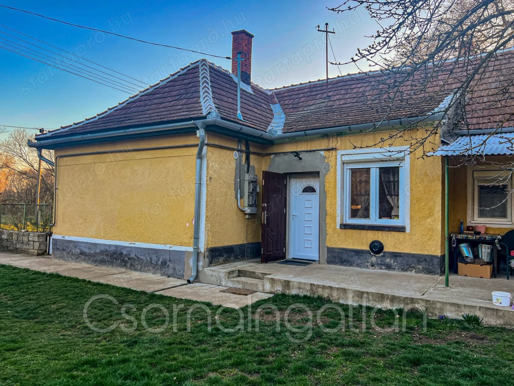 Kemenesszentpéter - 2 szobás nappalis ház eladó