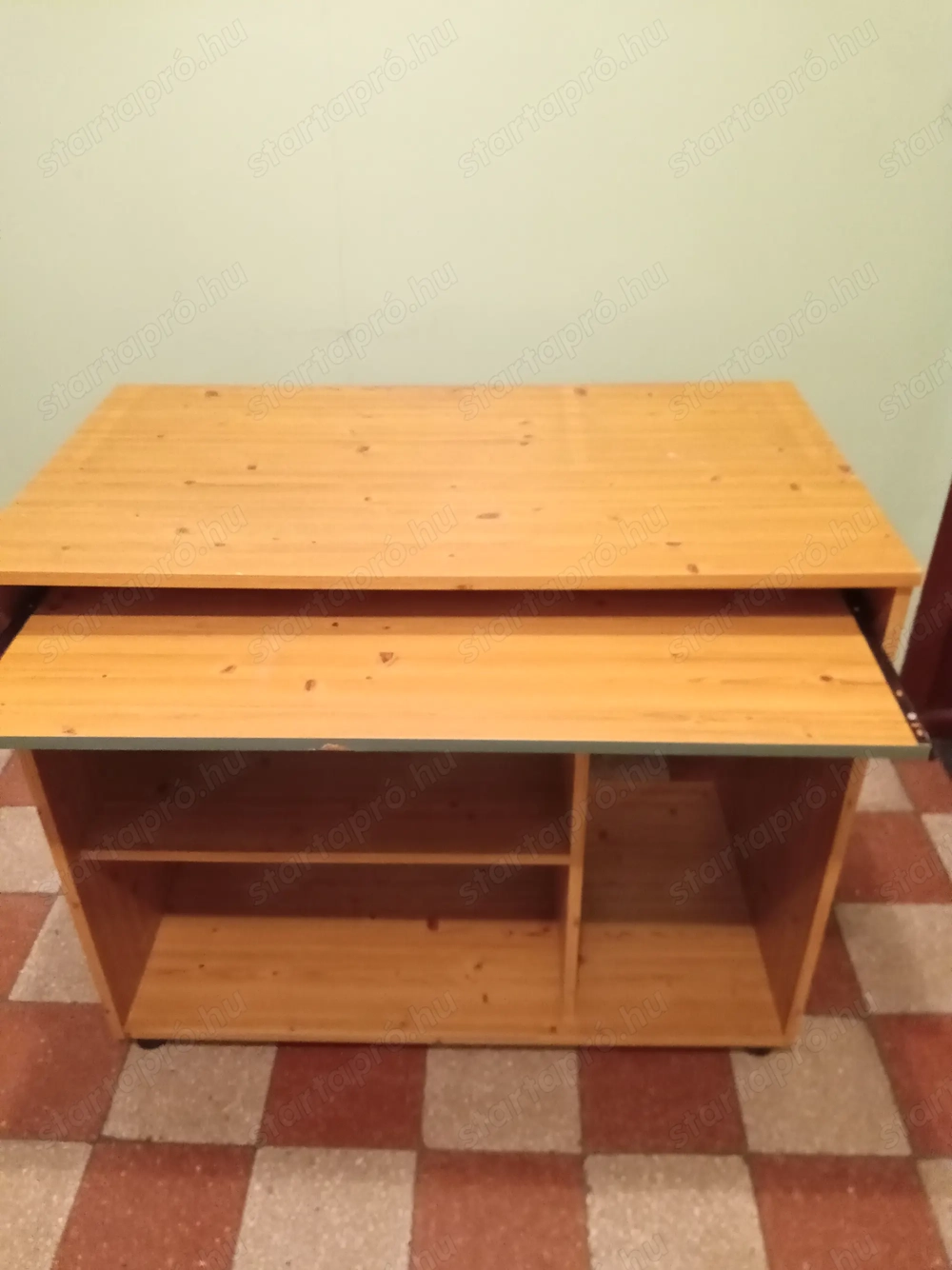 Hibátlan számítógép asztal