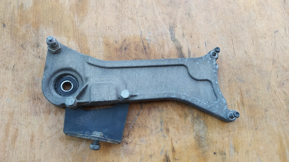 Aprilia Scarabeo 125 - 200 (piaggio) hátsó lengőkar