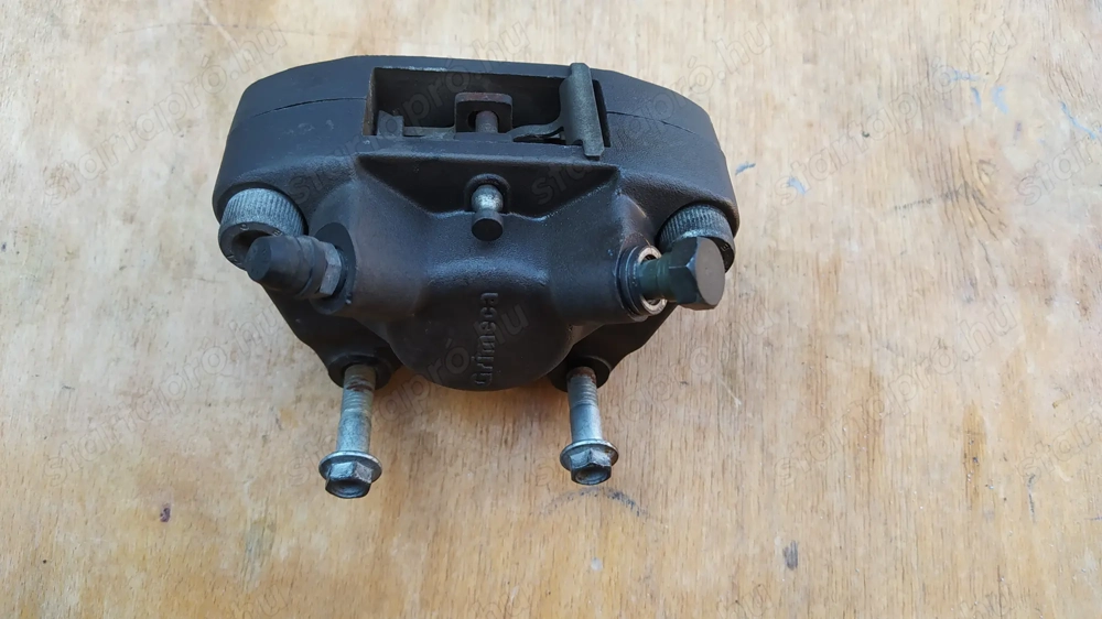 Aprilia Scarabeo 125 - 250 (piaggio) hátsó féknyereg