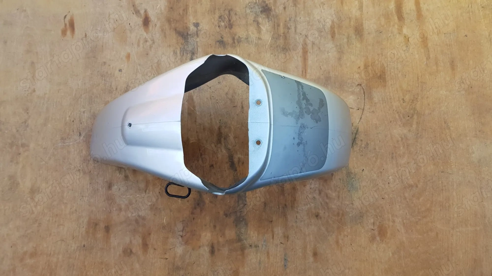 Aprilia Scarabeo 125 - 200 első sárvédő ezüst