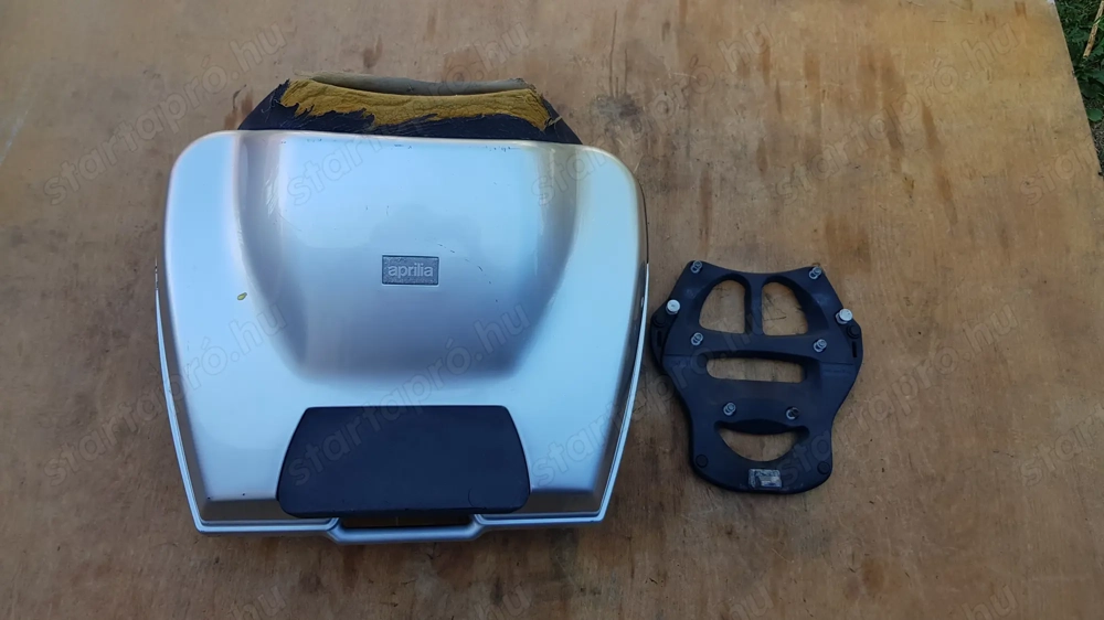 Aprilia Scarabeo 125 - 200 gyári hátsó doboz
