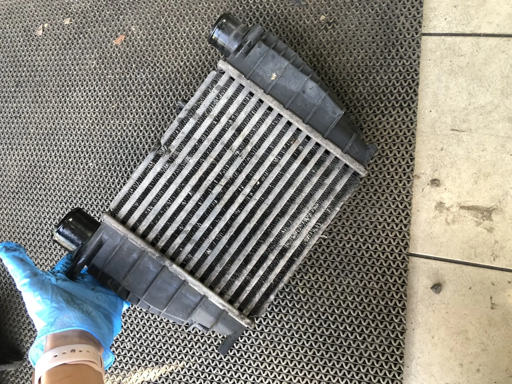 Renault Clio III Intercooler hűtő 8200471885A posta megoldható