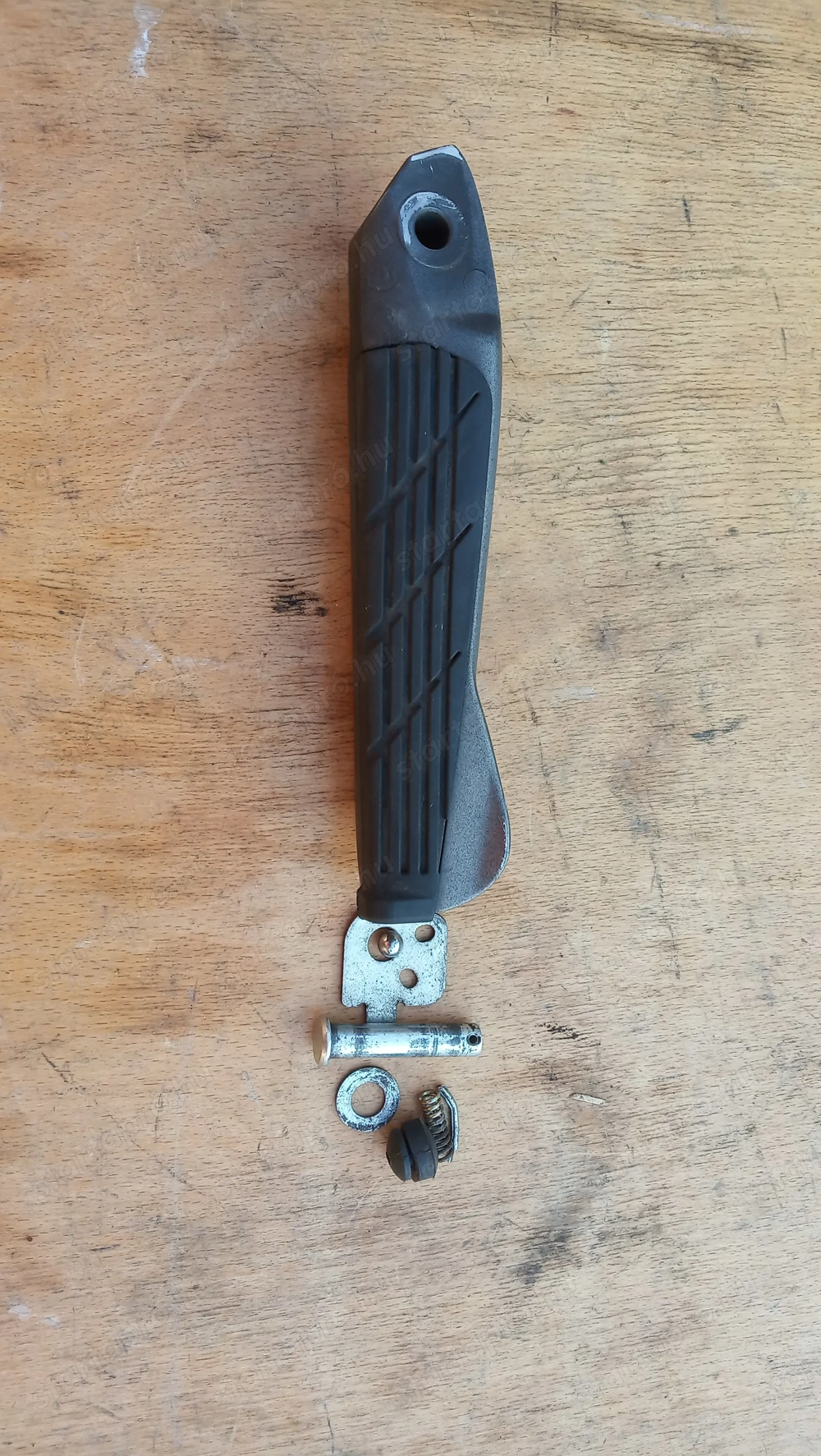 Honda Silver Wing Fjs 400 hátsó lábtartó jobbos