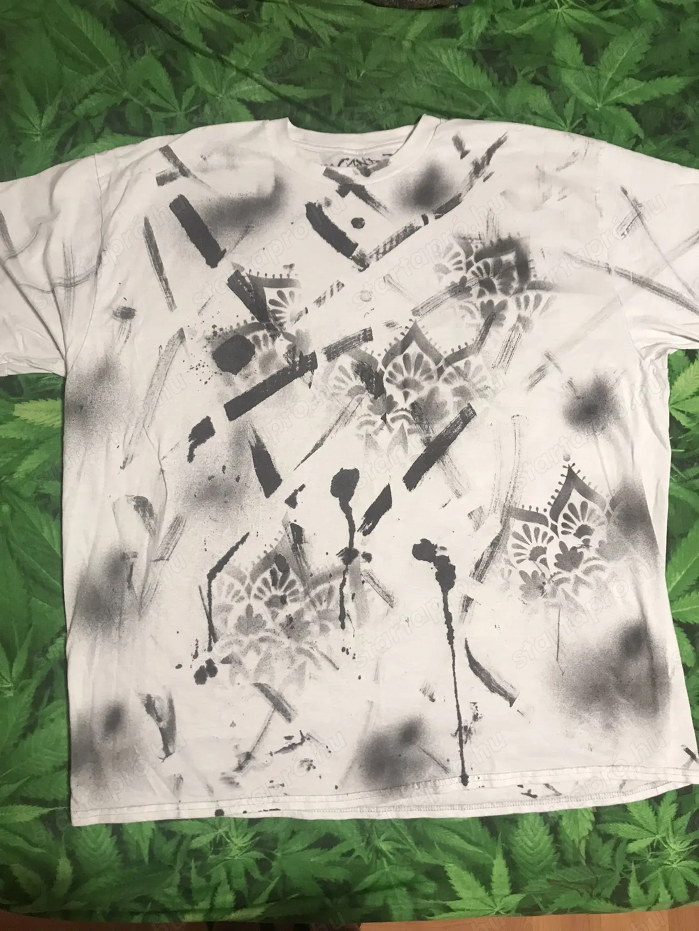 Egyedi, festett, kézműves pólók