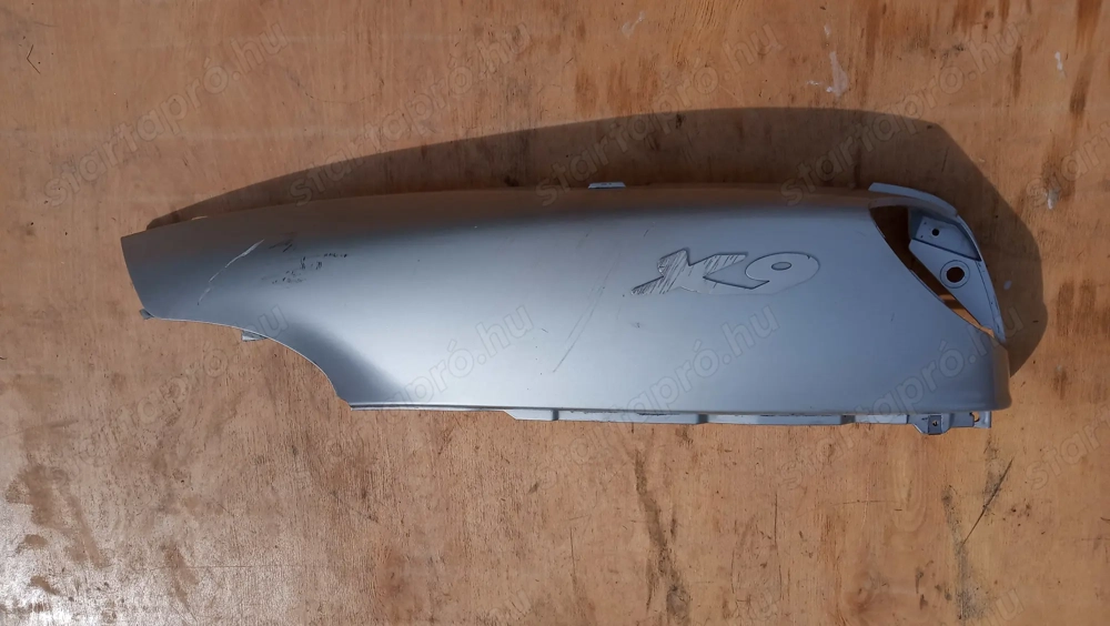 Piaggio X9 180 Amalfi oldalidom balos sérült