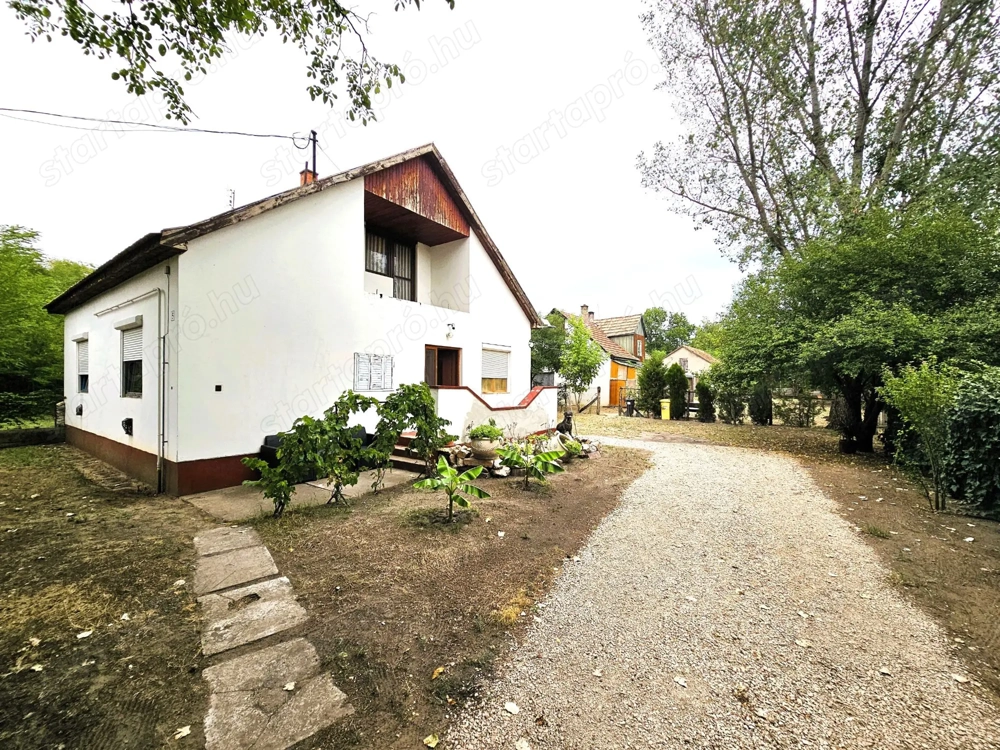 Tompa, 2 generációs családi ház eladó!