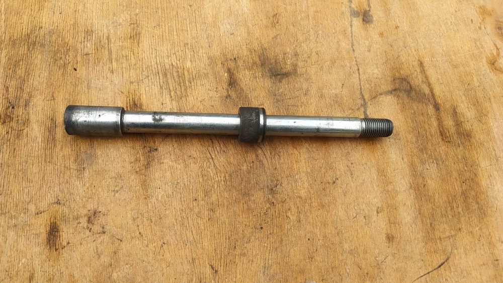 Aprilia Atlantic 500 első keréktengely