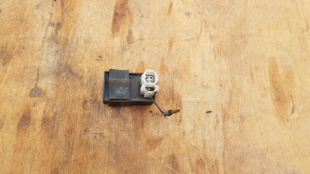 Kymco People S 125 - 200 első lámpa elektronika