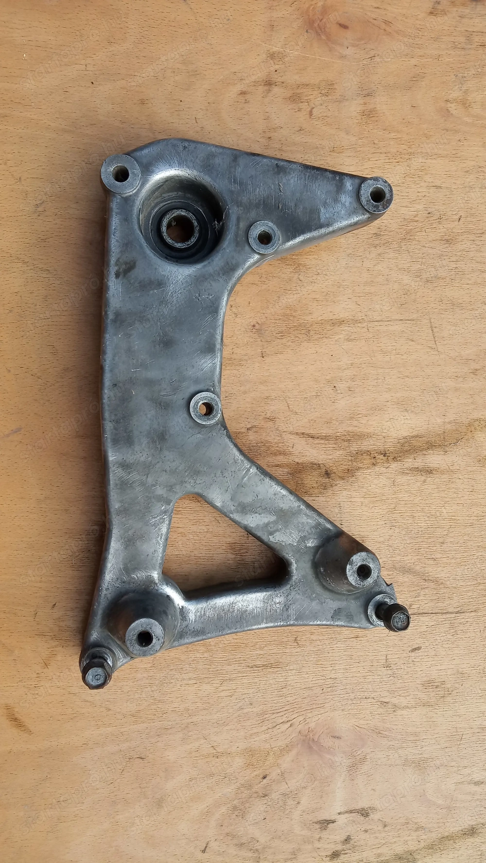 Honda Foresight 250 hátsó lengőkar