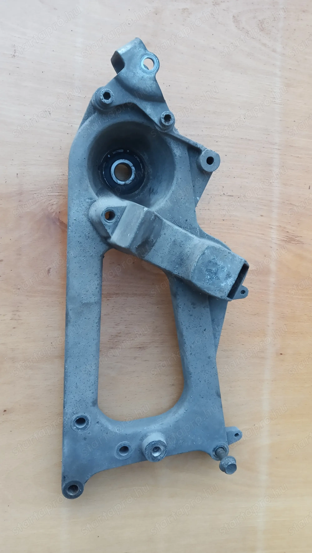 Piaggio Xevo 400 hátsó lengőkar