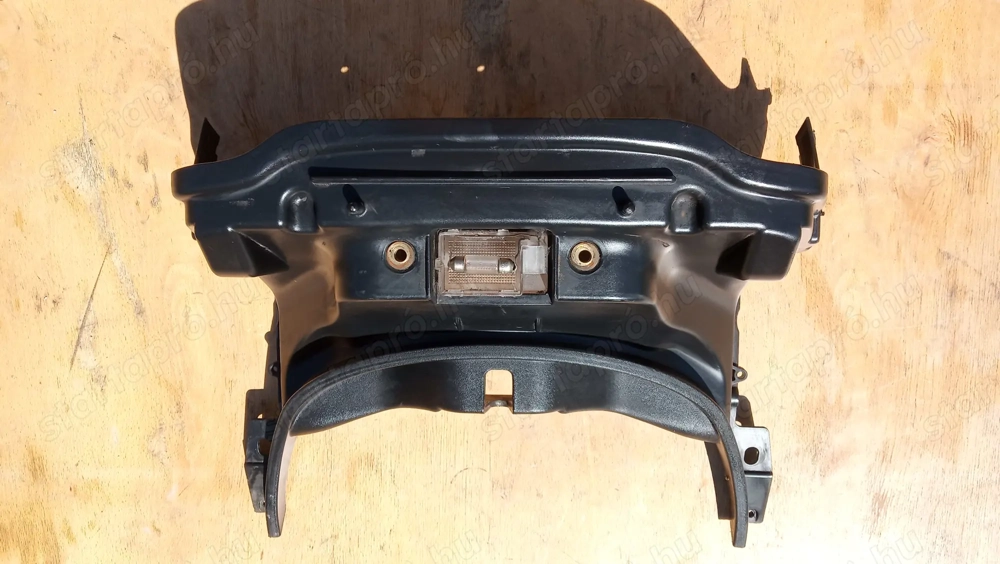 Piaggio Xevo 125 - 400 sisaktartó felső