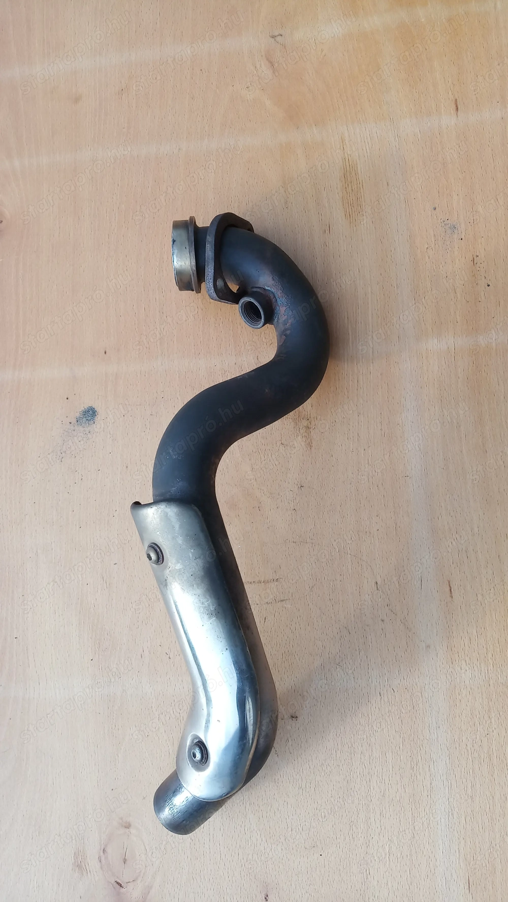 Piaggio Xevo 400 kipufogó könyök leömlő