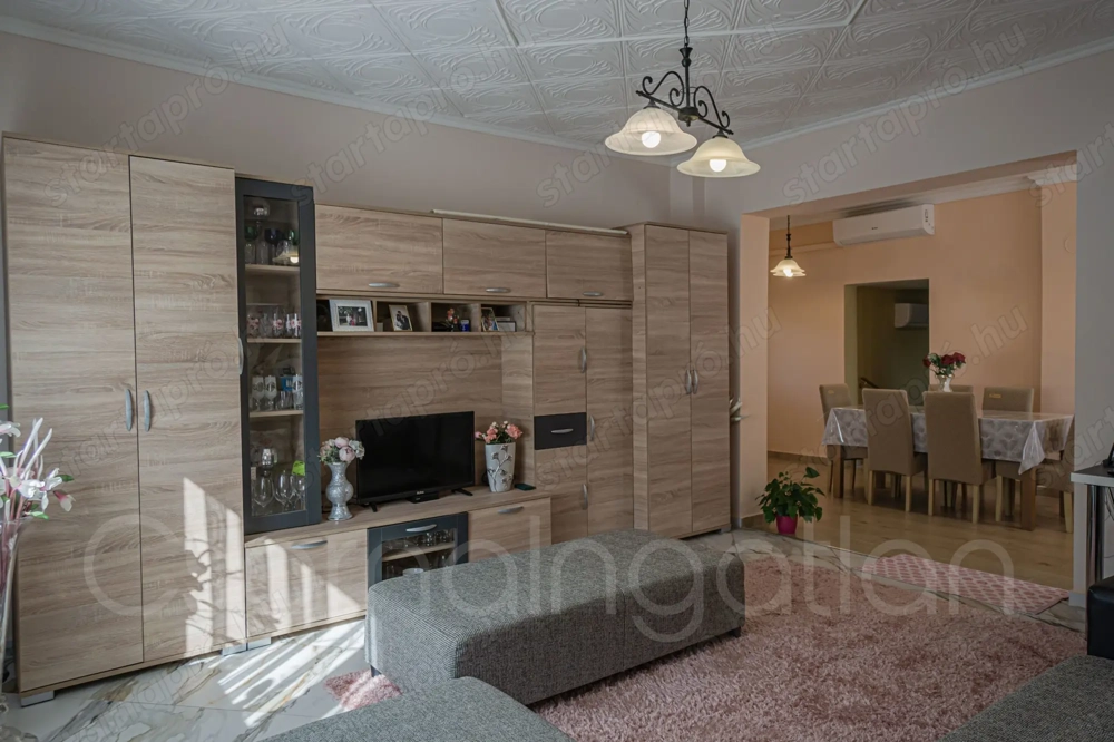 Szil - Masszív szerkezetű, felújított kis ház ELADÓ!!