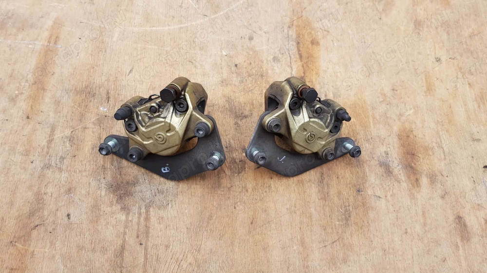 Piaggio Beverly 500 első féknyereg pár