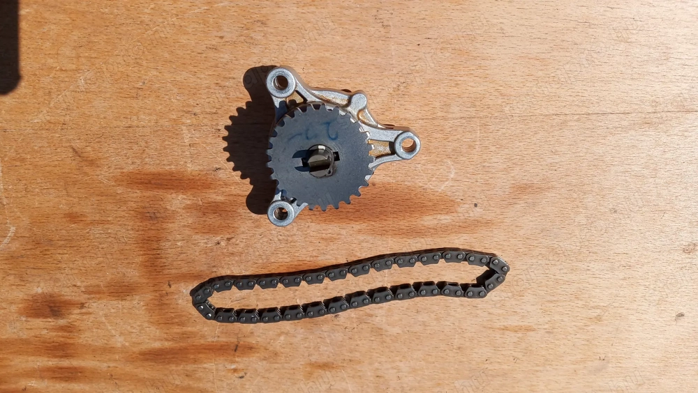 Suzuki Burgman 250 - 400 olajpumpa