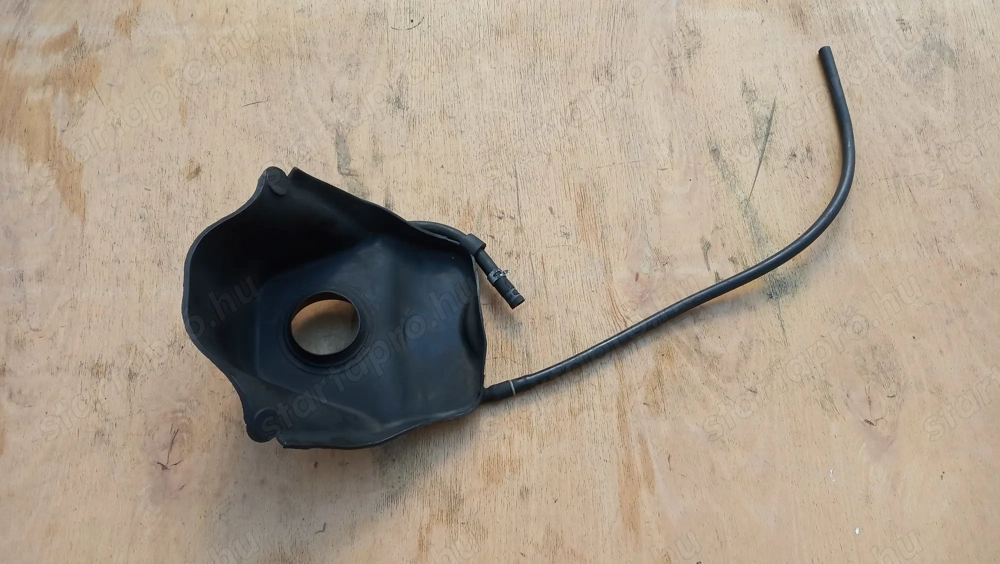 Suzuki Burgman 250 - 400 üzemanyag tálca