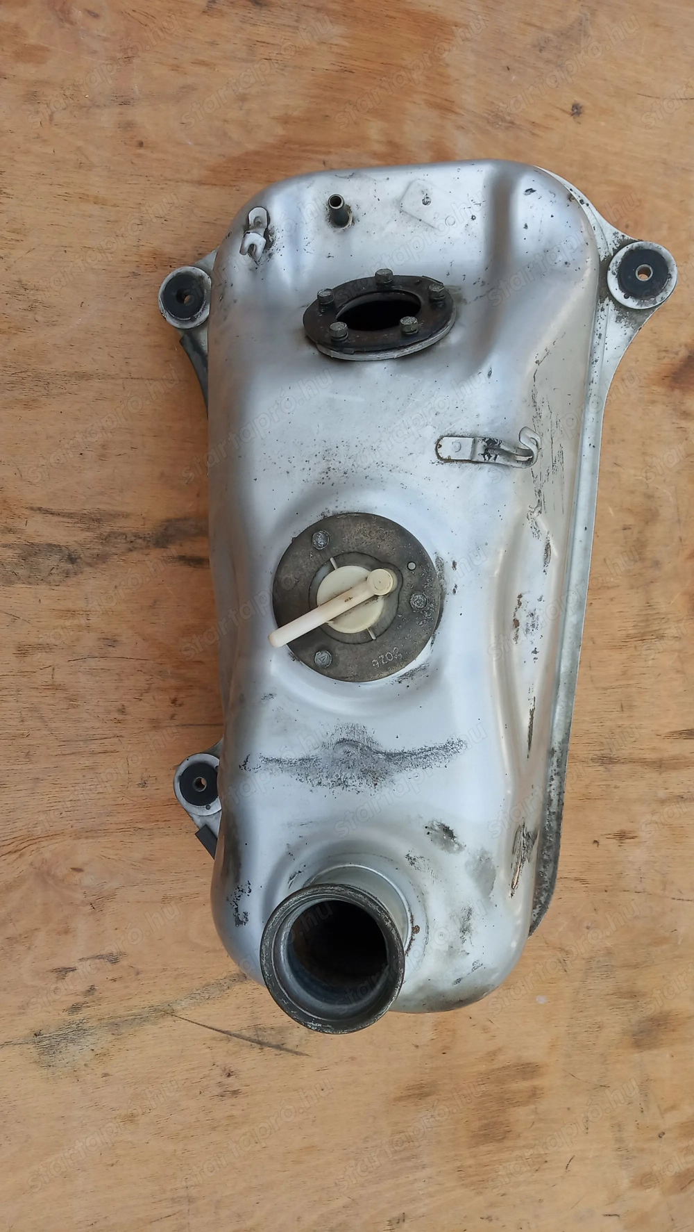 Suzuki Burgman 250 - 400 üzemanyag tank