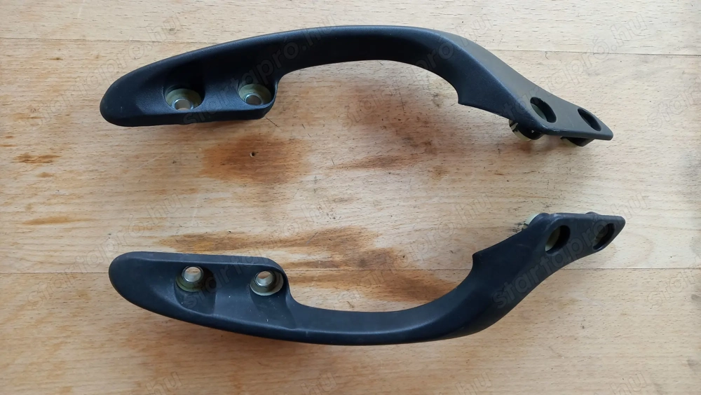 Honda Pantheon 125 - 150 2T hátsó kapaszkodó pár