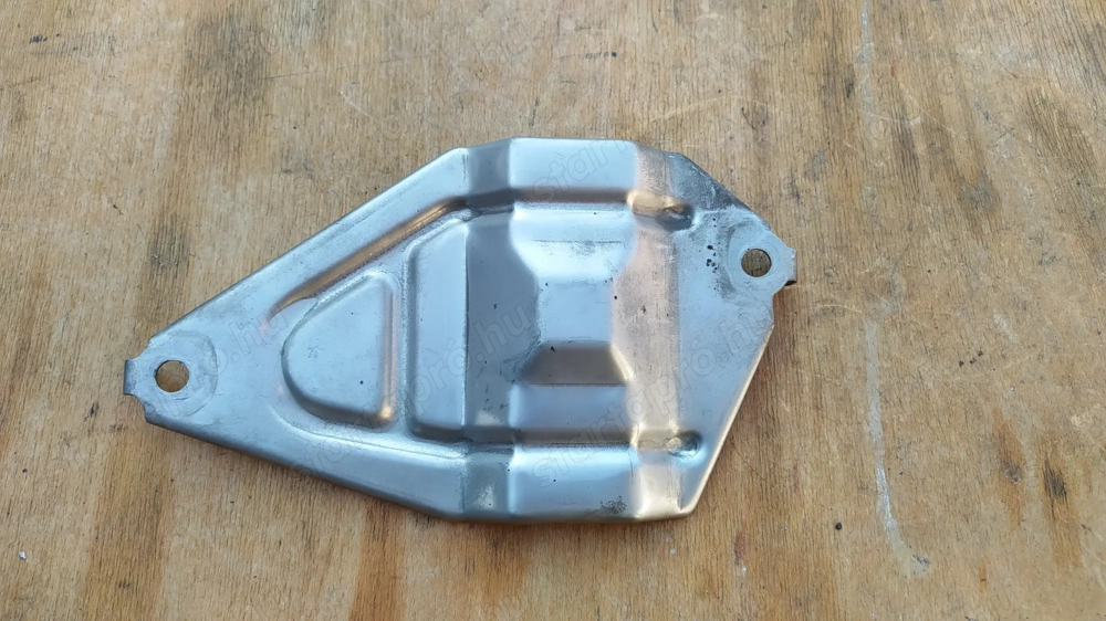 Honda Pantheon 125 - 150 2T hátsó tengely csavart takaró lemez