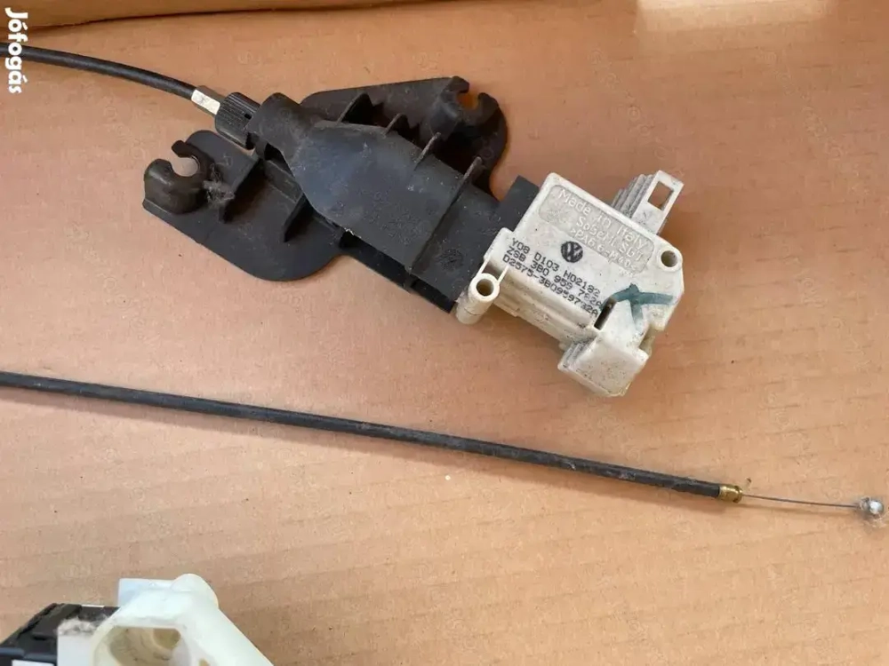 Volkswagen Passat B5 96-00 csomagtér központi zár vezérlő 3B0 959 782A posta megoldható