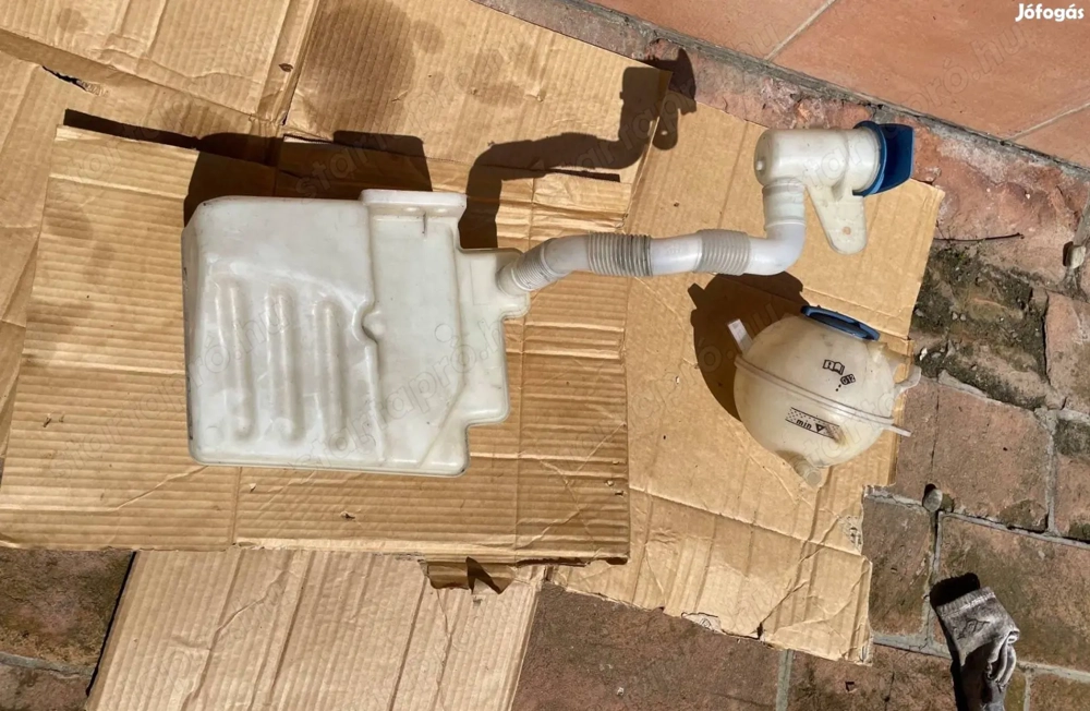 Volkswagen Golf VI ablakmosós és kiegyenlítő tartály 1K6 955 651 ár  db