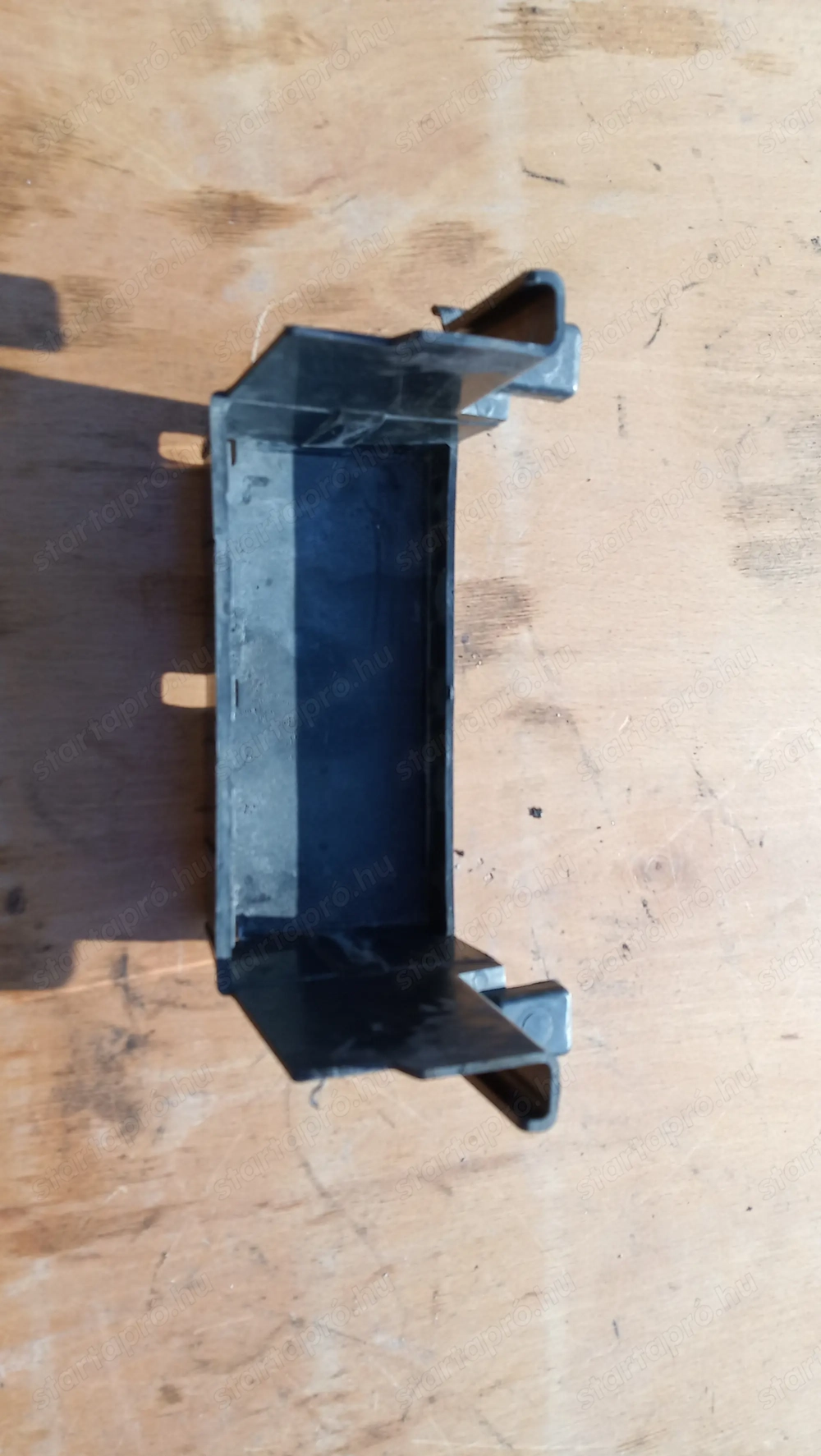 Yamaha Majesty 400 akkumulátor tartó