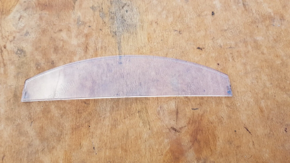 Suzuki Burgman 250 - 400 rendszámtábla világításhoz plexi