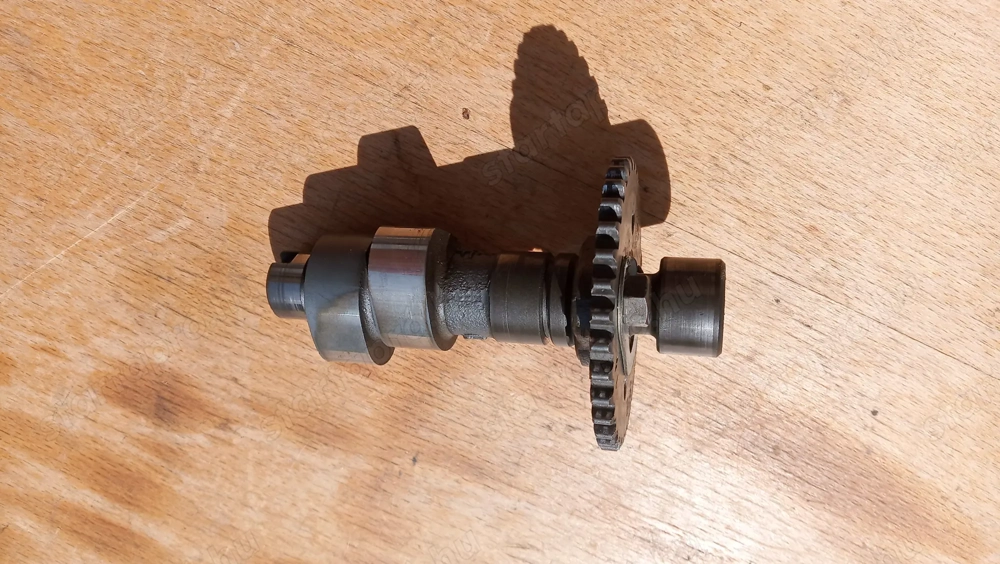 Suzuki Burgman AN 250 vezérműtengely