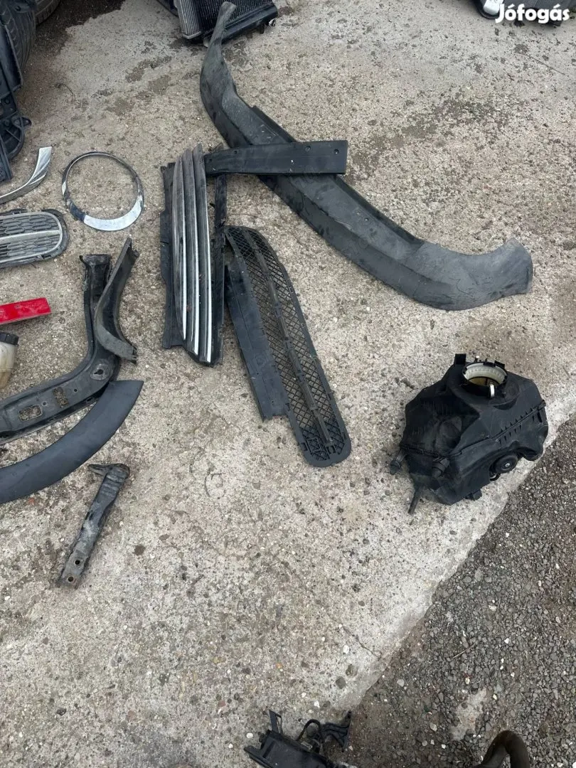 Mini R56 karosszeria alkatrészek posta megoldható