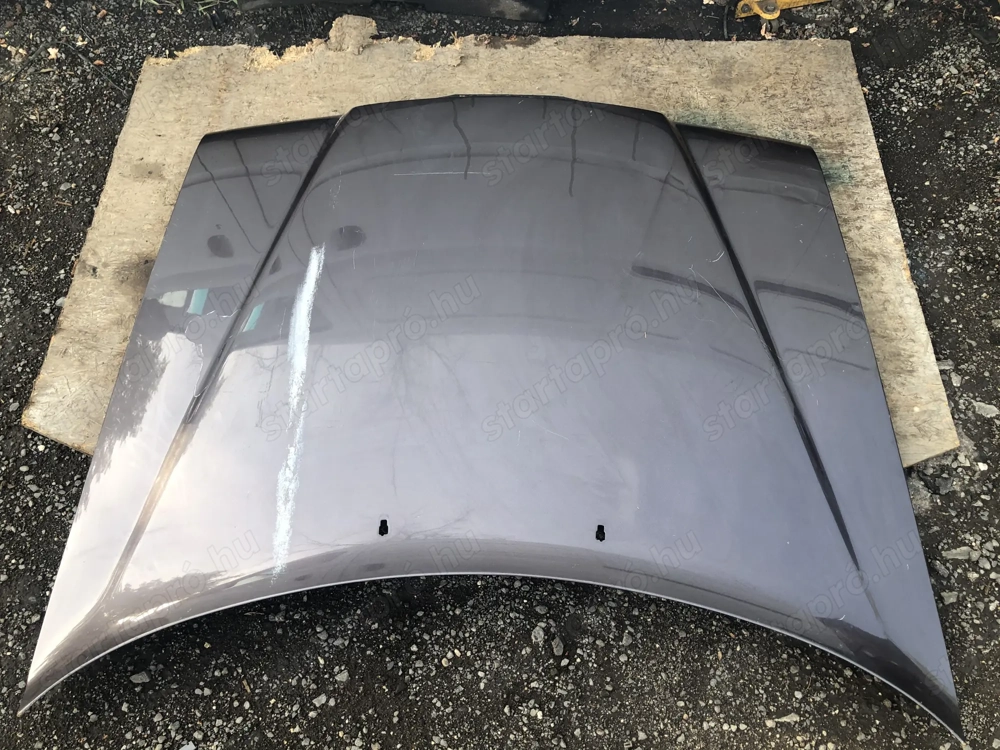 Mercedes 124 motorháztető szigetelése már nincs meg