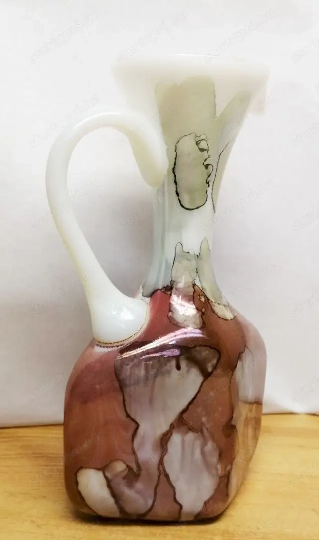 Opalina Stelvia Murano. trapézra formázott aljú márvány mintás kiöntő