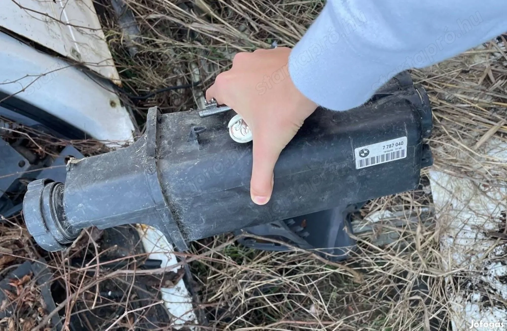 BMW 320D E46 Kiegyenlítő Tartály 7 787 040 posta megoldható