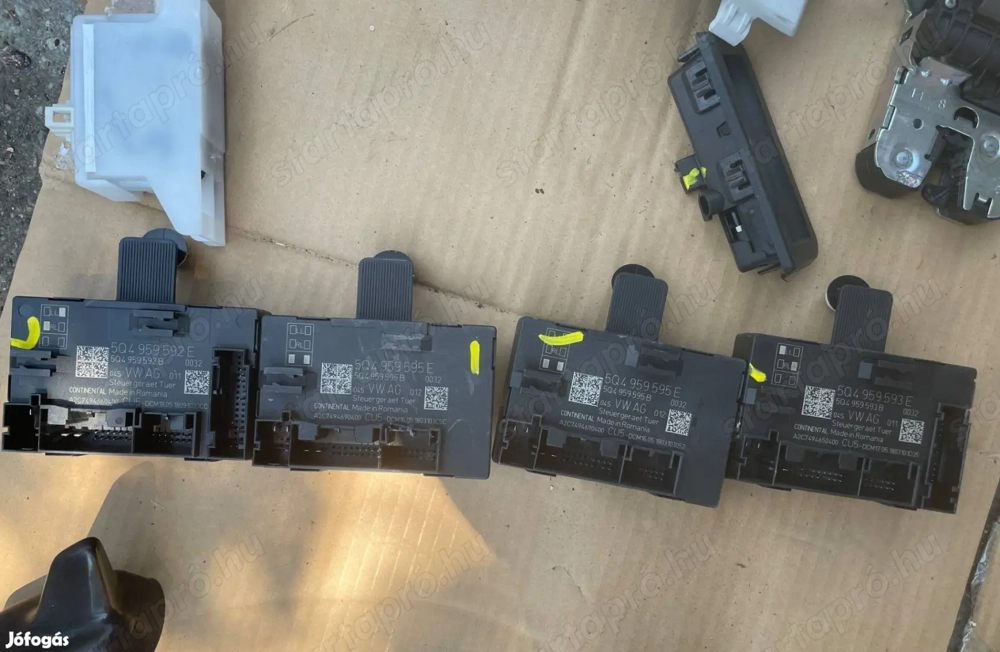 Volkswagen Skoda Audi jobbos balos első hátsó ajtó elektronika 5Q4959592E