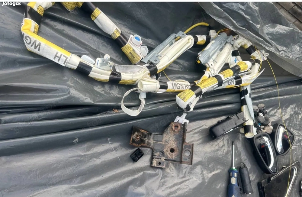 Toyota T27 függönylégzsák belső kilincsek műanyag háromszög 2011-es minden ami a képen szerepel tele