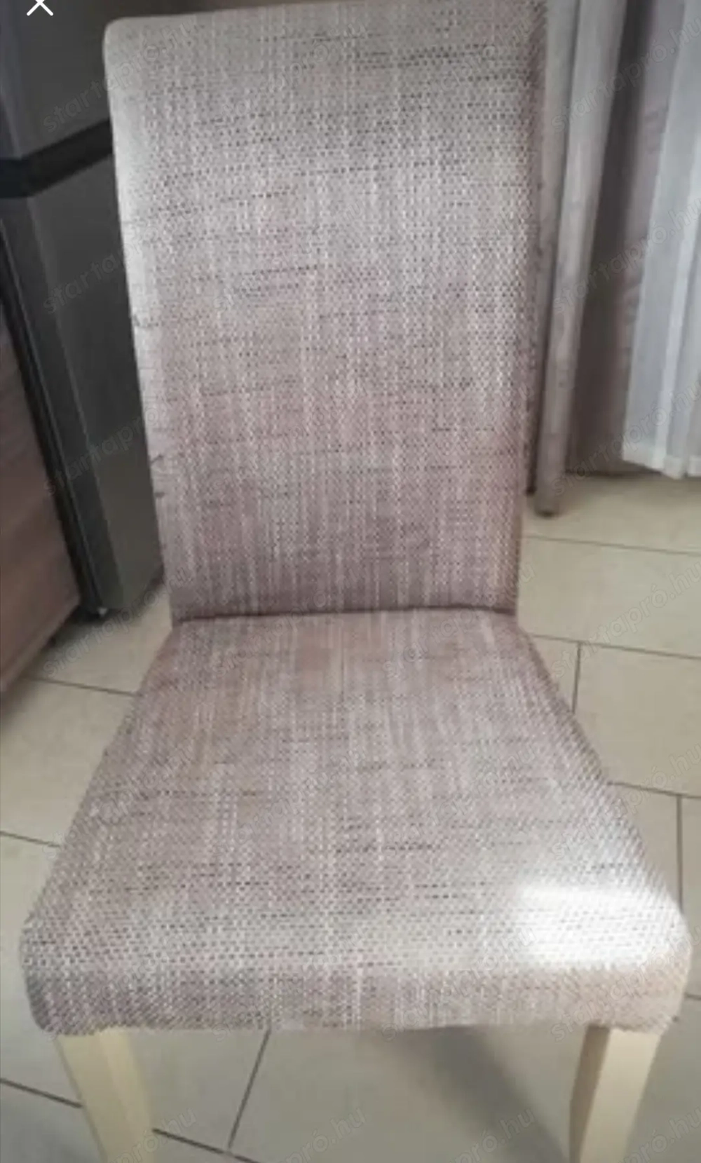 Magastámlás konyhai szék 