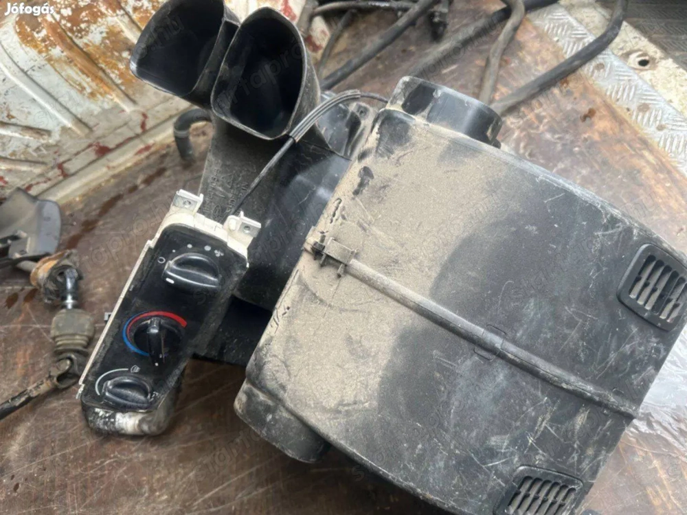 Ford Transit fűtéskapcsoló fűtésházzal és radiátorral 2000-2006 úgy ahogy a képen posta megoldható