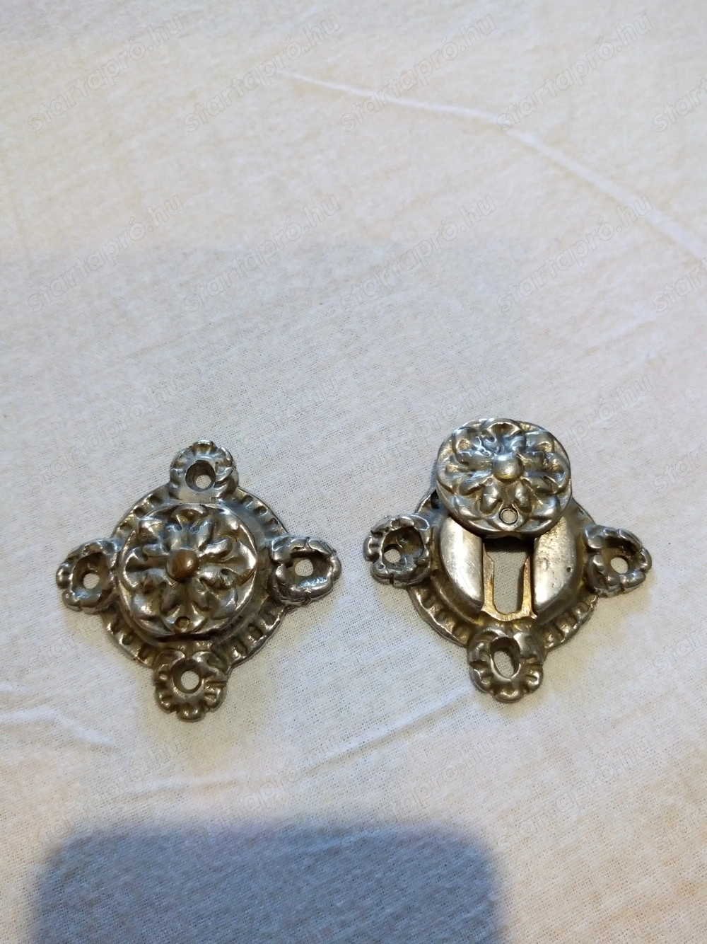 Páncélszekrény kulcsnyilás diszítő elem réz