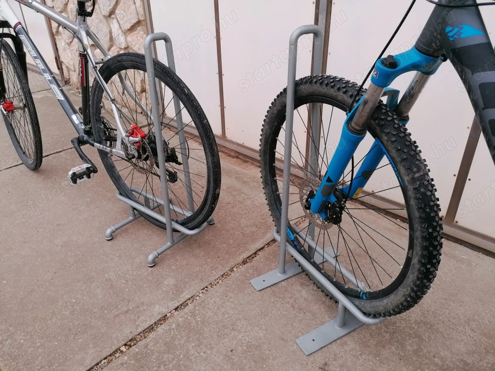 Kerékpártartó eladó!