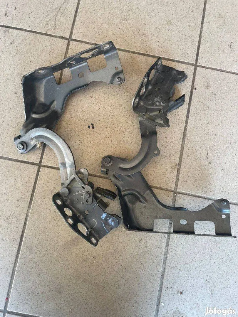 Mercedes E W213 jobbos balos motorháztető zsanér ár db