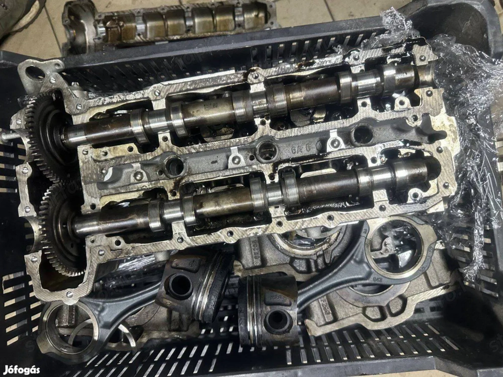 Mercedes 3.0 V6 170kw motorkód: 642 820 hengerfej vezérműtengellyel himbasorral leszorítóval