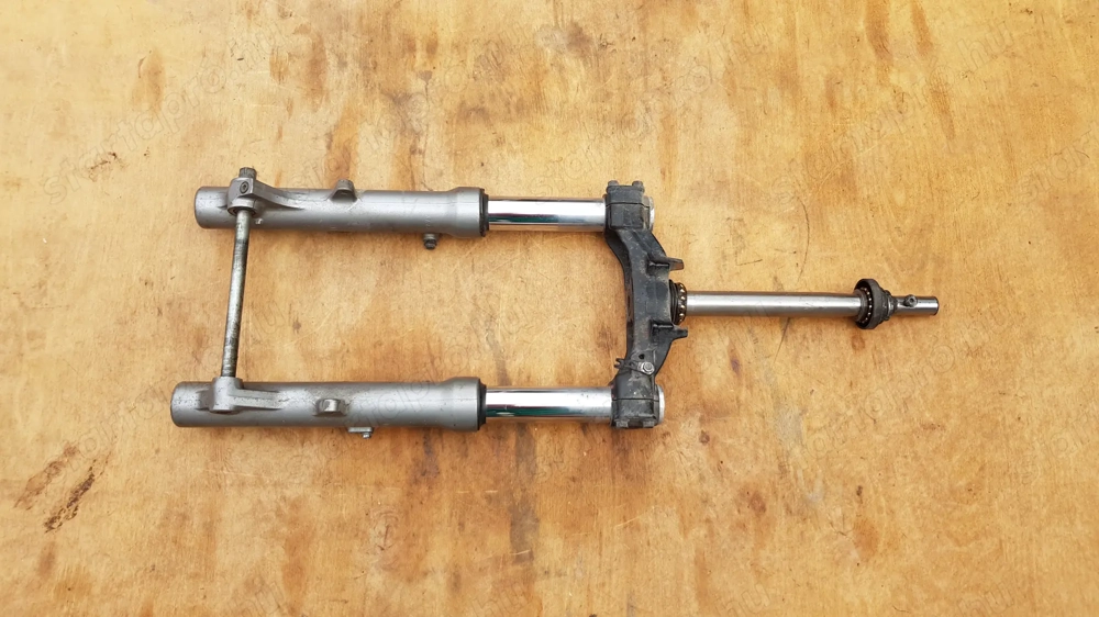 Suzuki Burgman 250 - 400 komplett első villa 