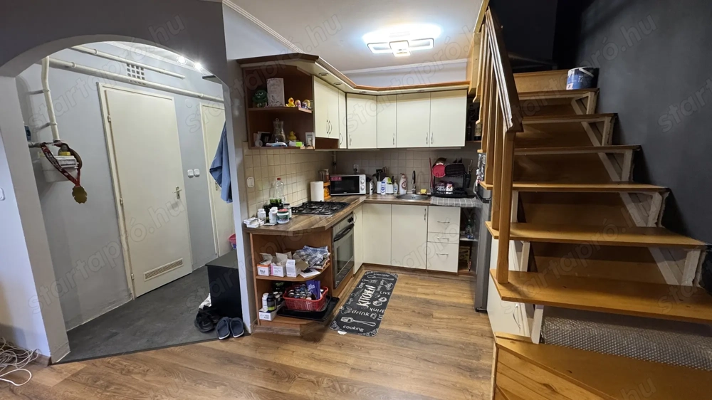 Nyíregyháza belvárosban 53 nm-es 2 szobás, belső szintes fiatal tégla lakás eladó.