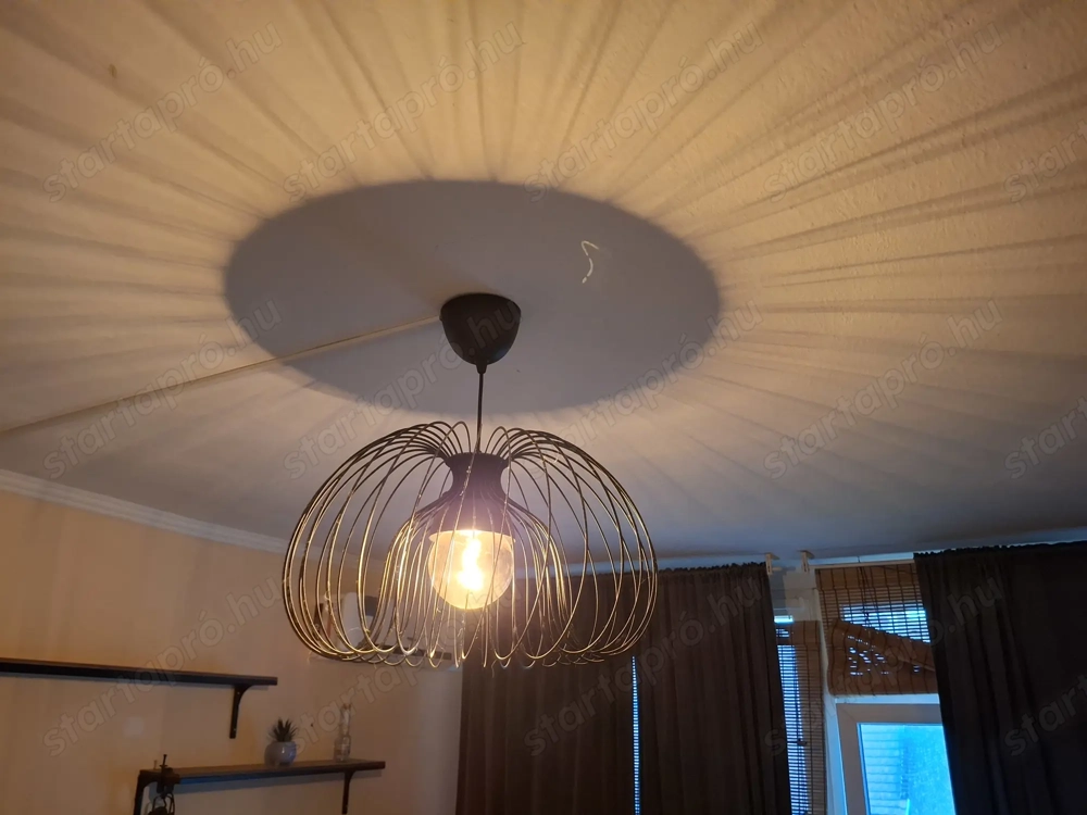 Vintage mennyezeti lámpa eladó a hozzá való speciális gömb izzóval
