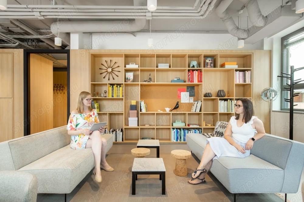 Személyre szabott álomirodák 4 személy számára Spaces Corvin Towers