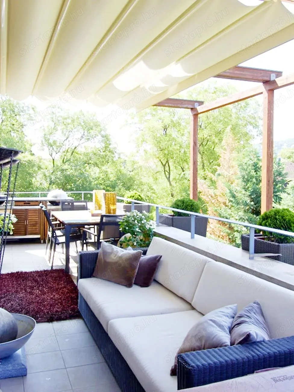 Igényes, duplateraszos, panorámás penthouse lakás, garázzsal együtt kiadó!